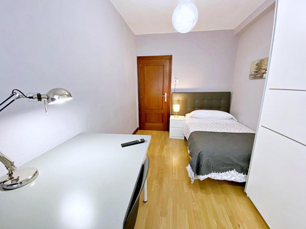 Apartamentos Milan 1 Wifi Y Parking Gratuito Oviedo Exteriér fotografie